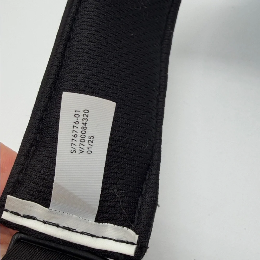 Athleta Black and Iridescent Reflective Visor - Picture 4 of 6